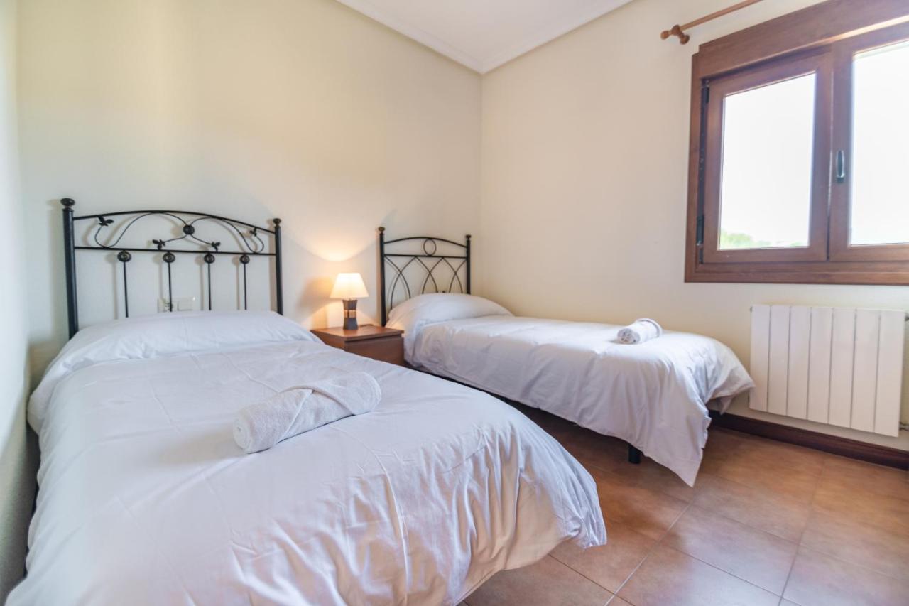 Apartamentos Privados Con Jardin Y Barbacoa Compartida En Laredo Kültér fotó
