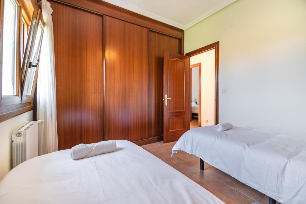 Apartamentos Privados Con Jardin Y Barbacoa Compartida En Laredo Kültér fotó